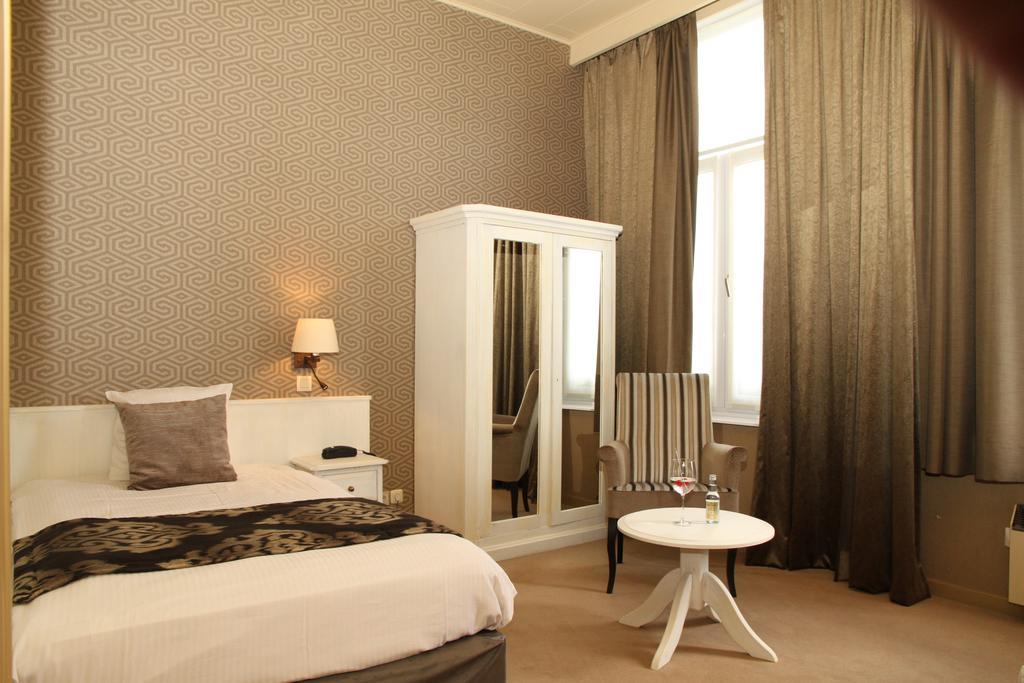 Hotel Den Hof Zelzate Habitación foto